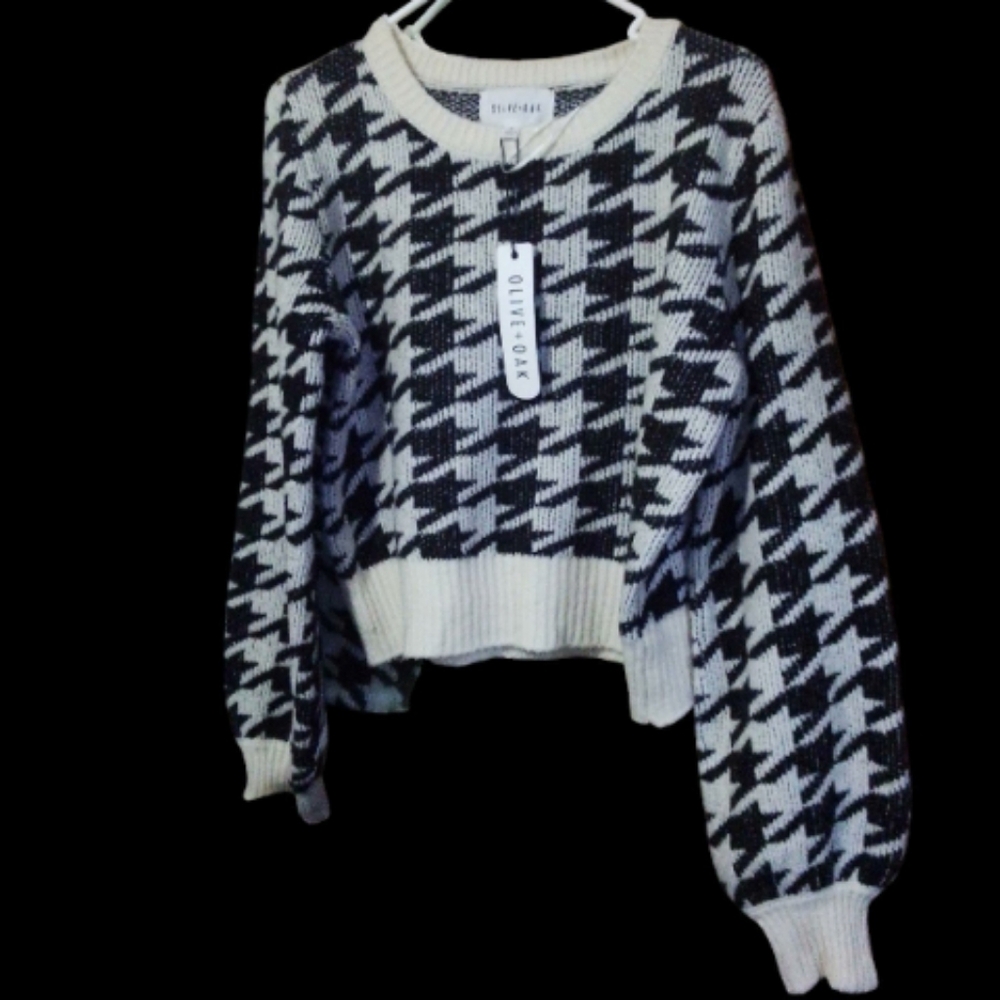 Olive & Oak Knitted Style Sweater Size Small